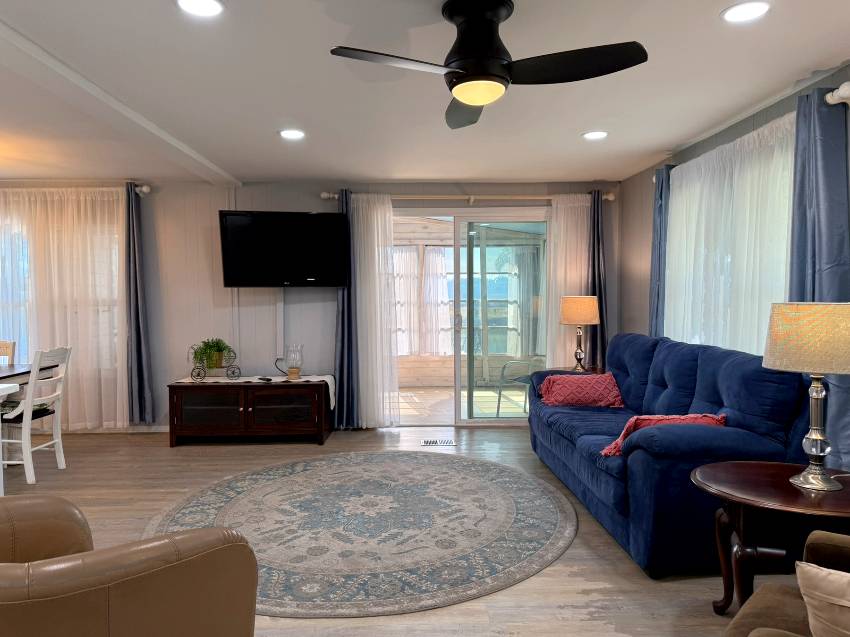 7711 Lakeshore Dr a Ellenton, FL Mobile or Manufactured Home for Sale